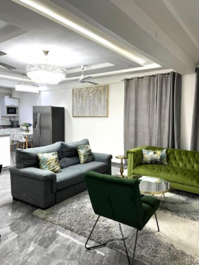 Luxury Apartment with Pool, McCarthy hill